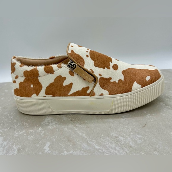 Very Volatile Cow Print Shoes 7.5 - Picture 1 of 8